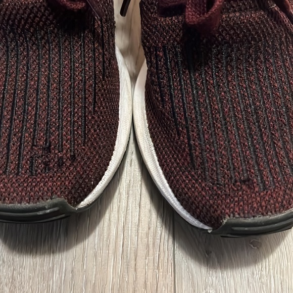 ADIDAS SWIFT RUN - Picture 7 of 10